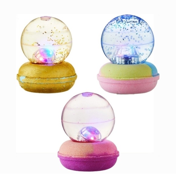 Hi Peach Layne LED Bouncy Ball & Donut Bath-bomb Sets. Includes 3 Bath Bombs. - Picture 2 of 5